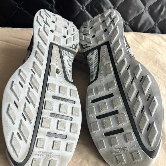 Men’s 11.5 Nike Juniper Trail 3 Low Mens Trail Shoes Black FQ0904-001 VNDS - Picture 3 of 7